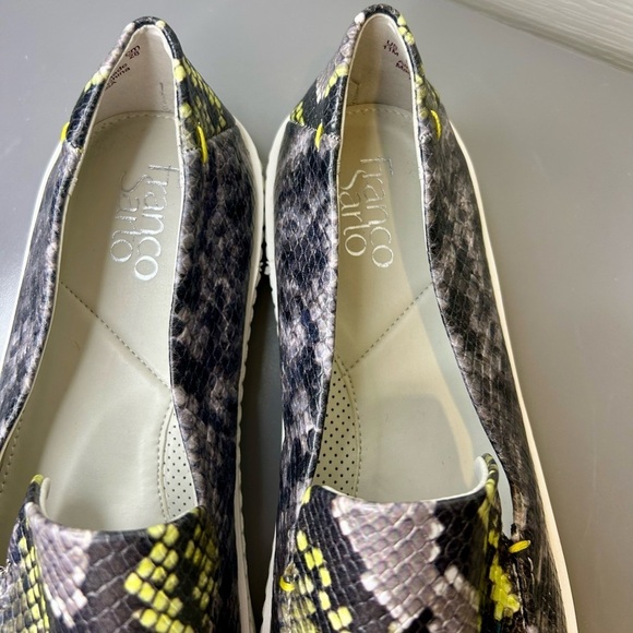 🐍”Franco Sarto” NWOT Neon Green/Black Snakeskin Print Slip On Sneakers Size 11 - Picture 7 of 10